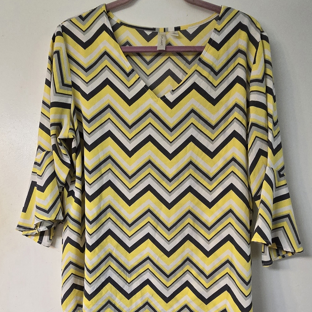 Chevron V-Neck Top - Yellow and Black